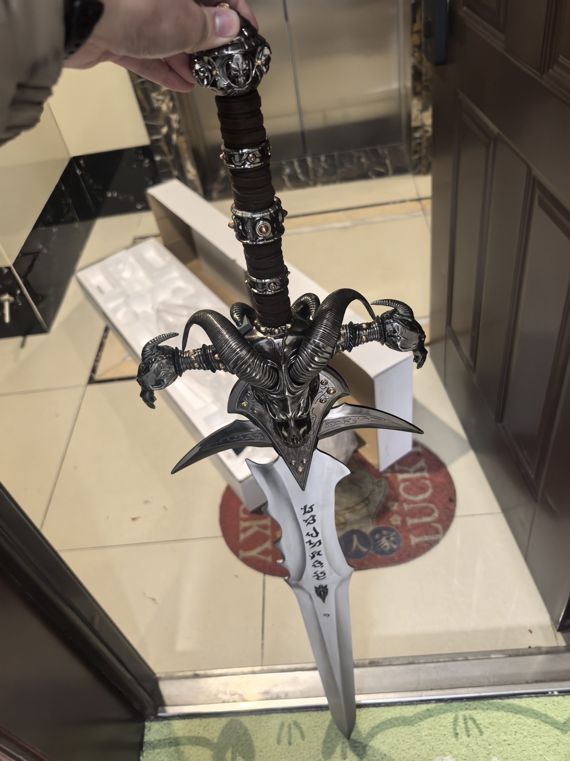 Frostmourne 1.0 – Kiếm Nguyền Rủa Của Vua Lich Frostmourne 11 scaled